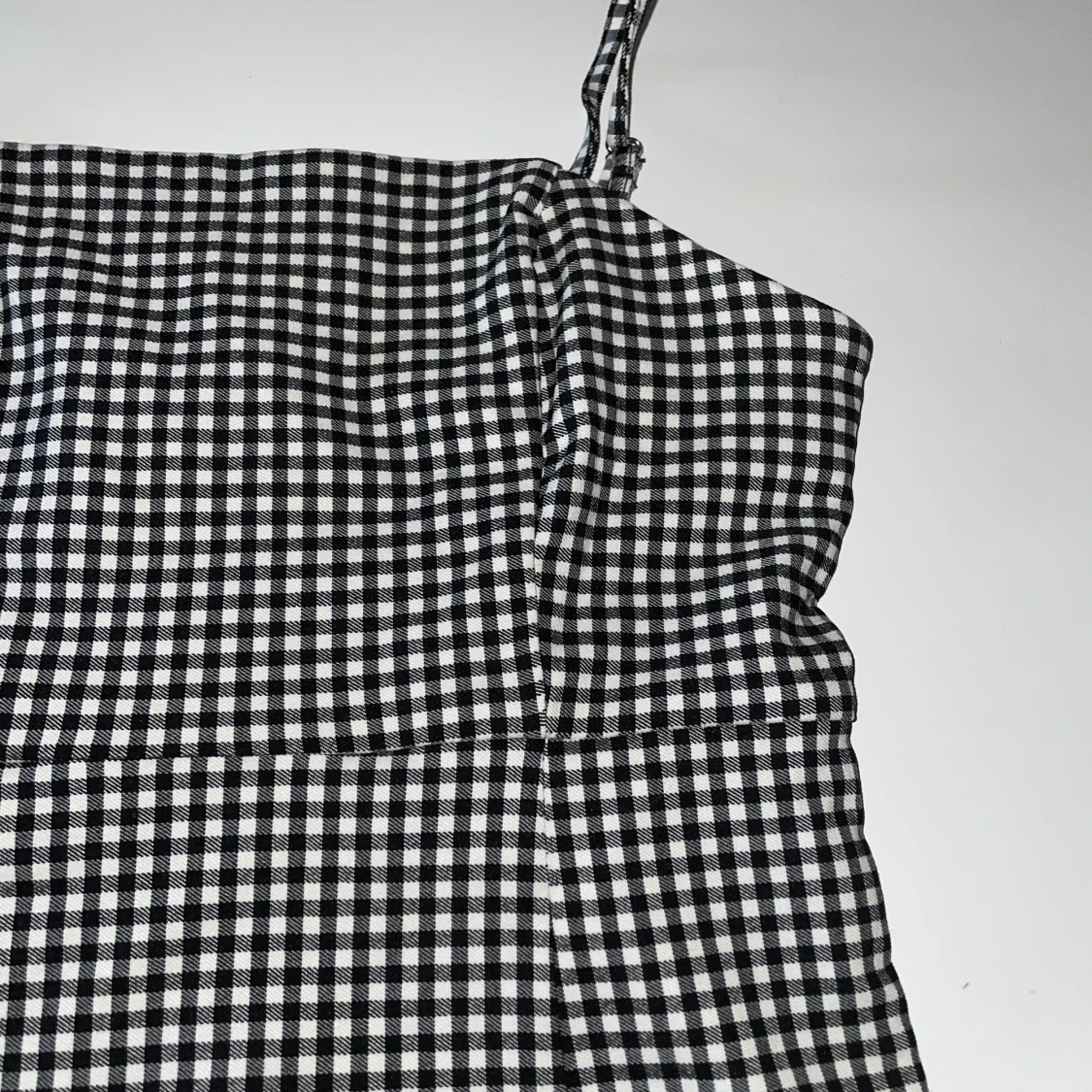 Svartvit rutig tajt klänning - 91