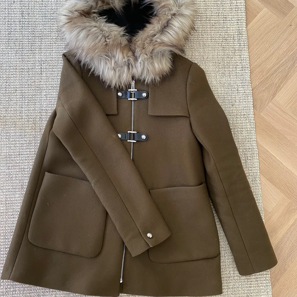 Brun kappa från zara, perfekt nu i höst!. Takit.