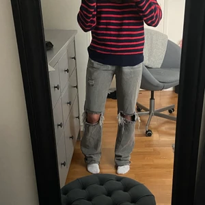 Jeans - Säljer mina assnygga pretty little thing jeans som jag älskar men tyvärr blivit för stora för mig💕