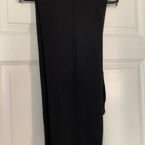 Svarta kostymbyxor  - Svarta retro kostymbyxor, storlek 40