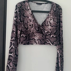 ”Ormskinns” tröja av bomull från shien  - Riktigt skönt material