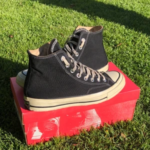 Converse chuck Taylor 70 - Sparsamt använda converse ctas 70. Köpta för 800dkk=1100sek på size? I Köpenhamn(kvitto finns). Storlek eu40.  Skriv dm om du vill ha mer bilder eller undrar något. Passar inte priset, lägg ett bud