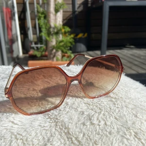 Mango Solglasögon - Jättefina solglasögon från Mango som aldrig kommit till användning💓💓