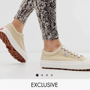 Vans - Vans style 29 som knappt är använda. Riktigt snygga med linnekänsla och skön sula. ☁️☁️