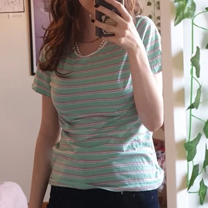 Turkos randig t-shirt - Fin sommrig t-shirt perfekt för sommaren 