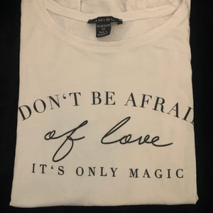 Tröja  - Tröja köpte från Newyorker och inte använda så mke💗 bra skick⭐️ 25kr+frakt 🌟