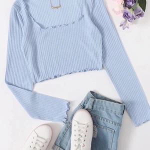 Söt långärmad - Långärmad tröja från shein, perfekt till sommaren, strl S,  70kr inkl frakt🤍