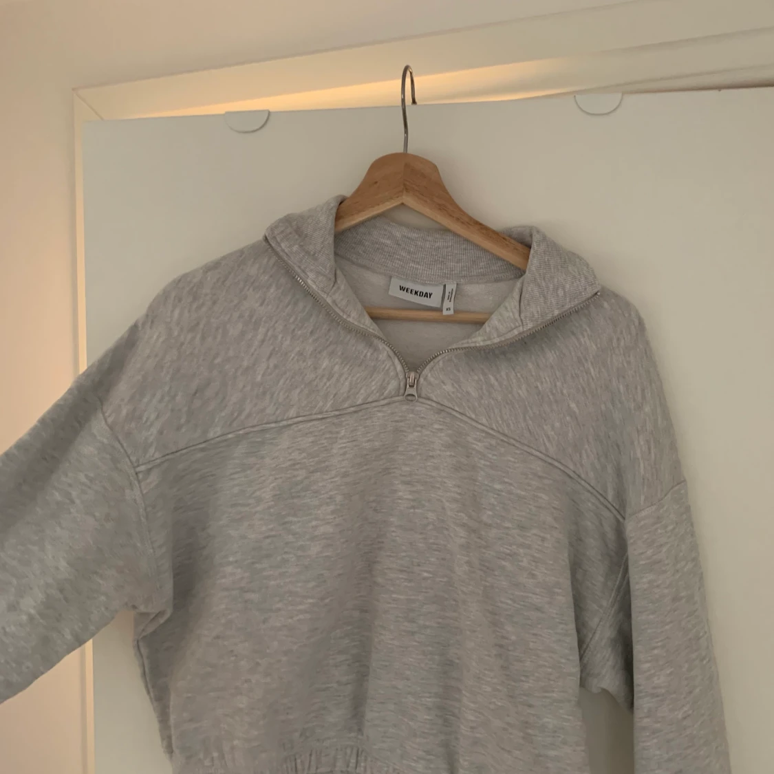 Sweatshirt från weekday - 90