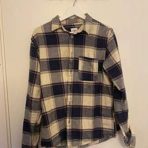 Flannel skjorta från Zara, skick 9/10, storlek S
