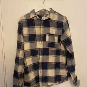 Flannel Zara - Flannel skjorta från Zara, skick 9/10, storlek S