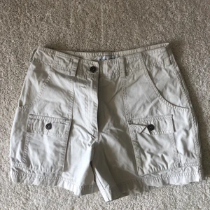 Shorts  - Shorts storlek 34 Köpare står för eventuell frakt<3