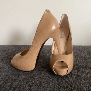 Guess klackskor - Helt nya