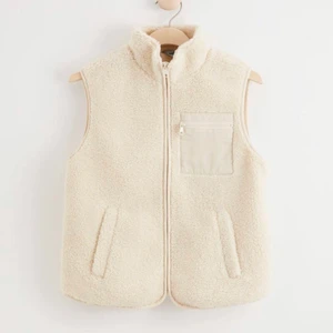 Vit pälsväst lindex - Säljer nu min ur snygga pälsväst som inte har kommit till användning sedan förra året. Skönt material och går att använda till mycket. Storlek S o köptes för 399kr. 