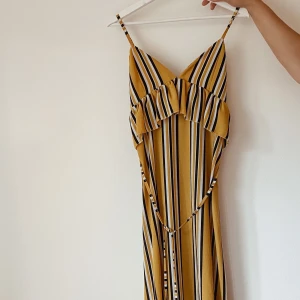 Gul klänning - Gul somrig klänning