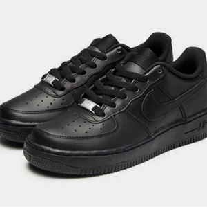 Nike air force 1 som ny - Använd 2 gånger men insett att dem är för små tyvär 