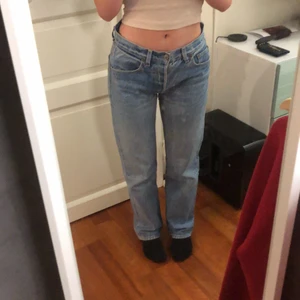 Levis 501 Vintage - Vintage 501 ger modell. Lite stora på mig som är xs men passar bra med ett bälte i midjan. Skriv för fler bilder om du är intresserad. Gjorda i USA