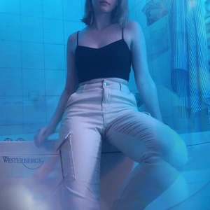 NUDE CARGOPANTS - Supermjuka cargo byxor från Carlings (STAY)