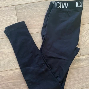ICIW tights - Lågmidkade träningstights från iciw. Köparen står för frakt.