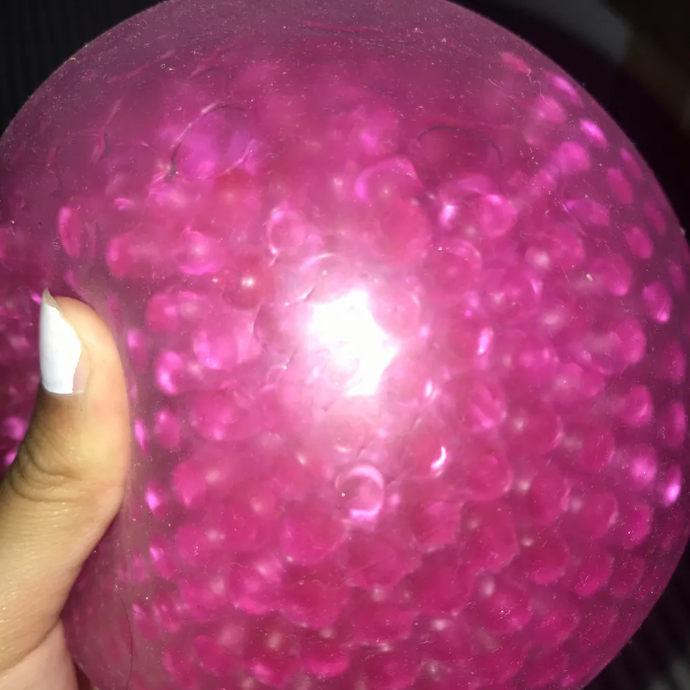 Hej!💞 säljer min rosa stora stressboll, köpte den på lekia men sen ångrade jag mig jag använder inte den längre o någon annan skulle behövt den mer! Budgivning om många är intresserade💞 skriv privat om ni är intresserade!. Övrigt.