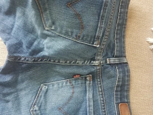 JeansShorts  - Jeansshorts från Levis. Storlek 27" 