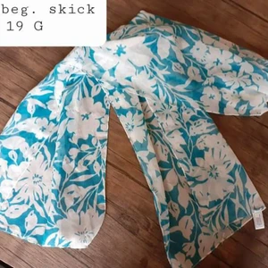 TURKOS BLOMMIG SCARF/SJAL - TURKOS BLOMMIG SCARF/SJAL, fint beg. skick