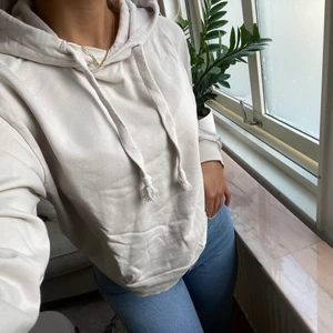 Hoodie - Hoodie från NAKD i strlk S. Skön och snygg passform 50kr + frakt 🤍🤍