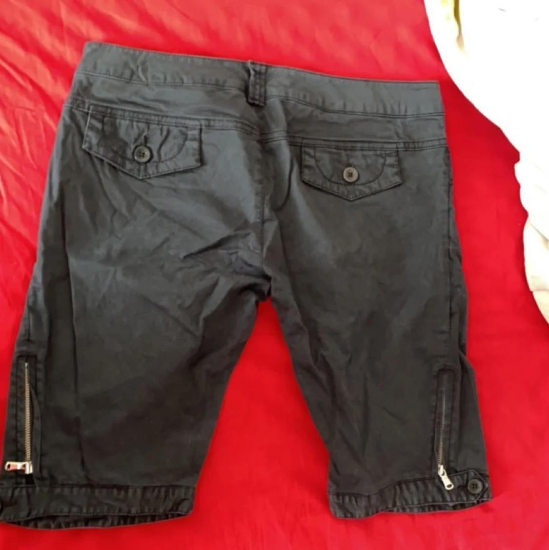Lågmidjade cargo shorts  - 90