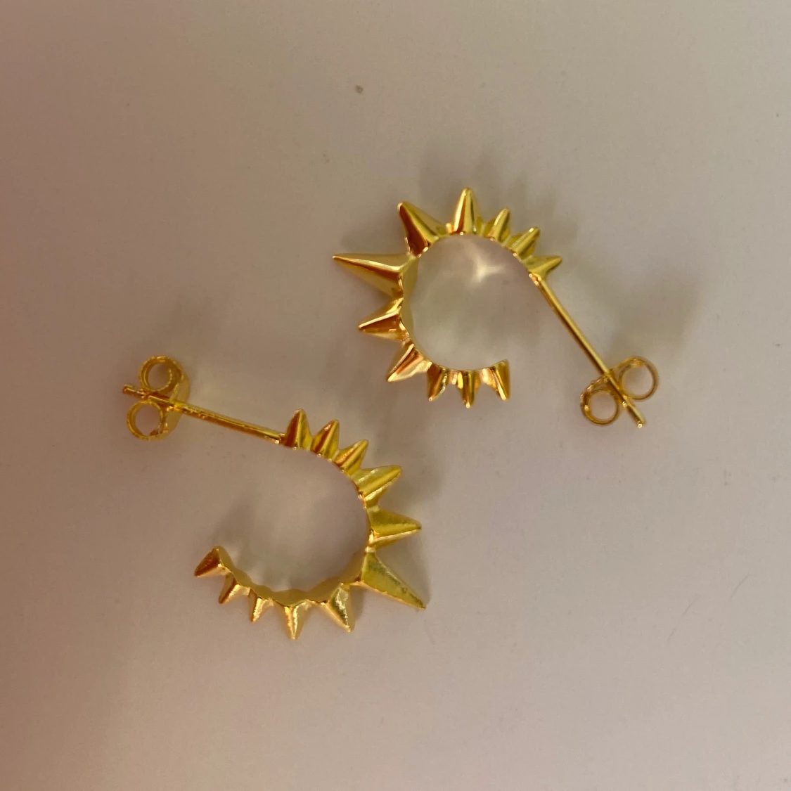 ÖRHÄNGEN⚡️i 18k guldpläterat 925 sterling silver - 90