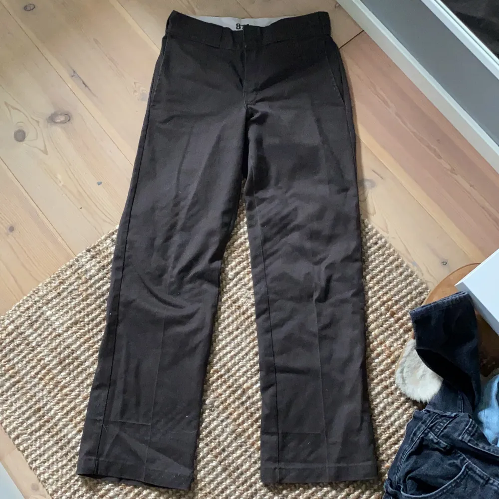 Bruna work pants från märket dickies:). Jeans & Byxor.