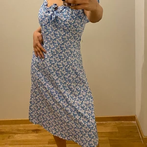 Helt ny  - Jättesöt men tyvärr gick jag upp i vikt och tycker att den passar inte mig. Köparen står för frakt 