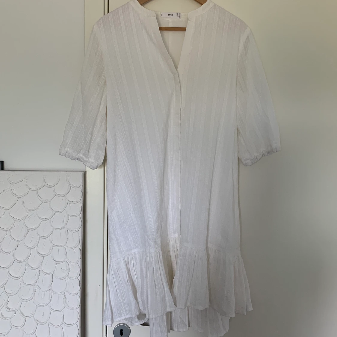 Klänning med volang