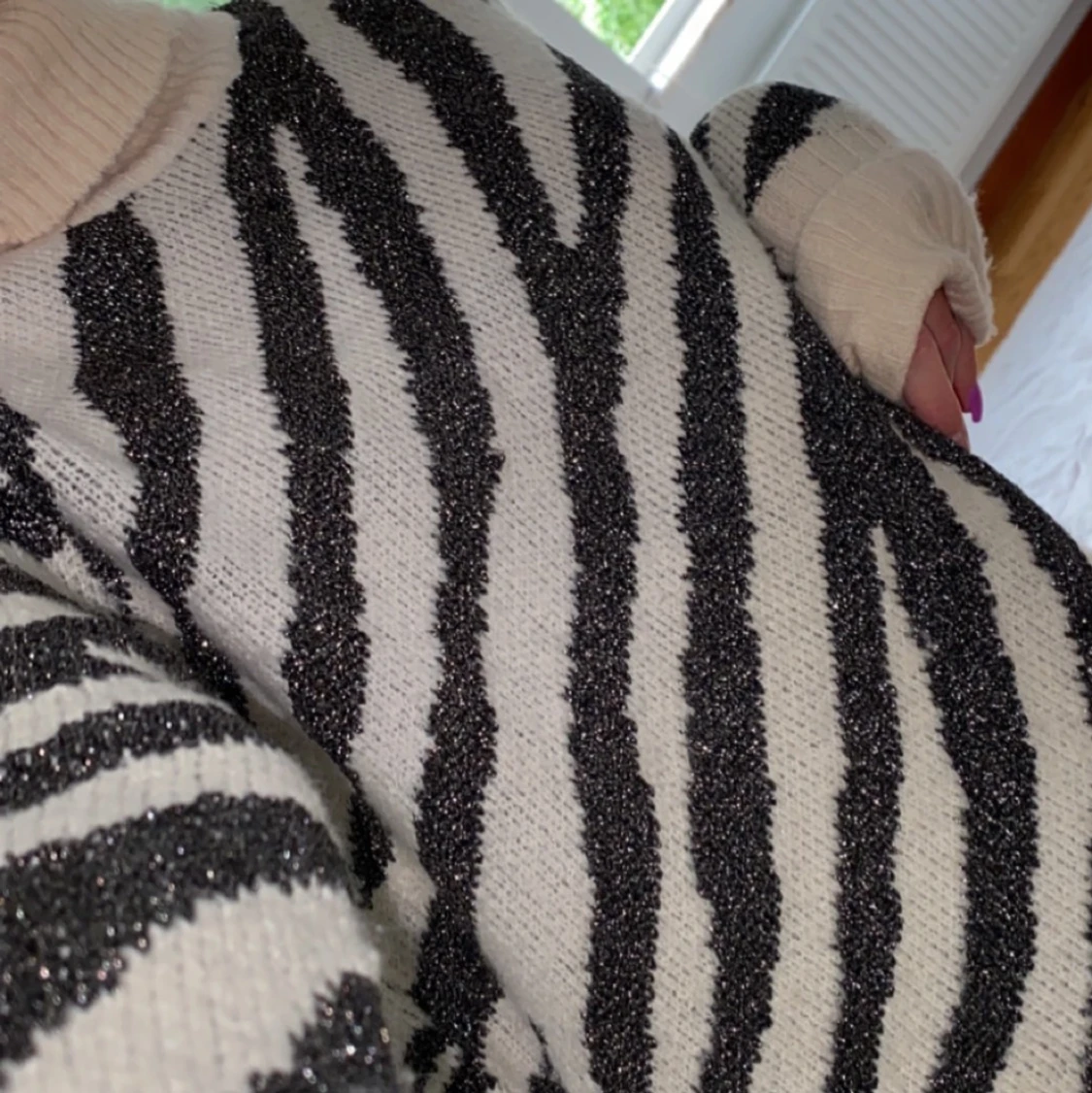 Stickad tröja, Zebra - 90