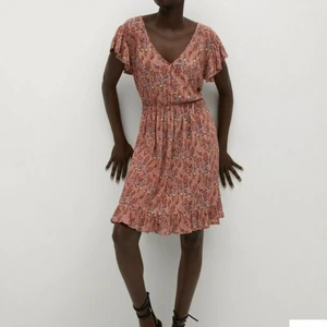 Mango klänning - Ny med tags! Bohemisk superfin sommarklänning, strl xs, passar även s. 