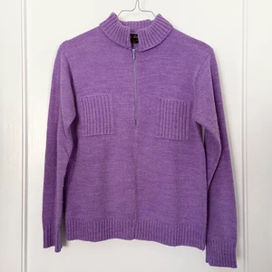 Lila vintage stickad tröja - Så HIMLA fin retro tröja. Tyvärr lite tight på mig! Lappen säger 40 men snarare 36 imo. 