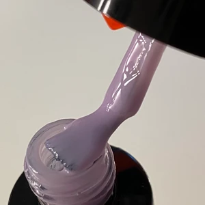 Ljuslila gellack  - Säljer denna suuuperfina ljuslila färg från Semilac, jätte fint men behövs målas i två lager! Köpt för 95kr säljer för 60kr