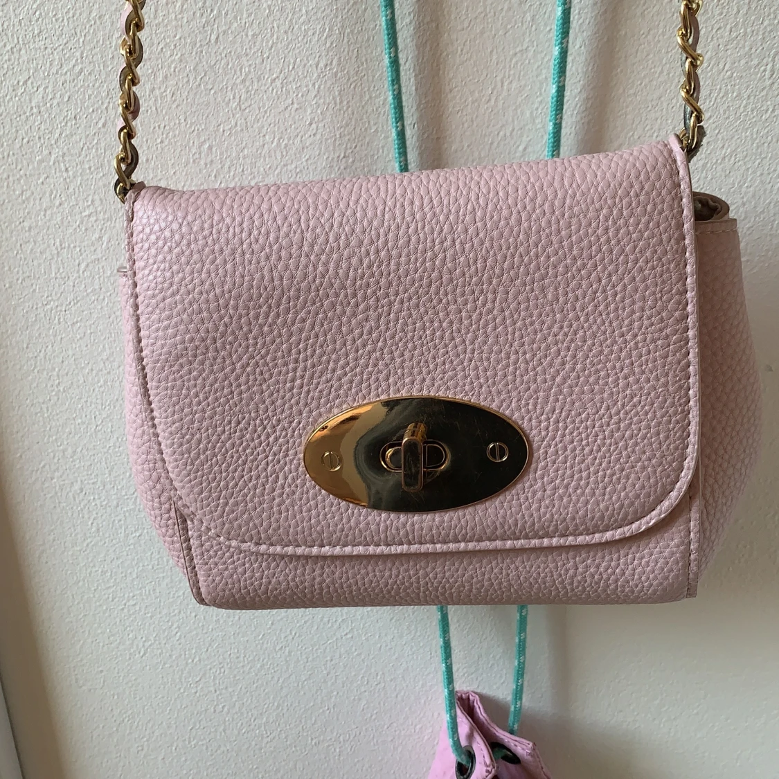 Rosa axelväska - 90