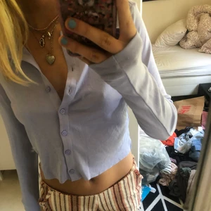 Lila kofta  - Kort kofta från hm 