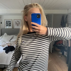 HOPE tröja - JÄTTEsnygg tröja men som tyvärr har kommit till för lite användning. Köparen står för frakt💜