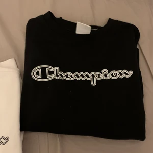 Champion - Jätte fin svart champion tröja, Knappt använd                  Köparen står för frakt 