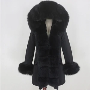 Fatima Parka Jacka - Hej! Säljer min nästan helt nya Fatima parka jacka som är köpt från Femenina of Sweden för 3999kr. Endast använt ungefär 2 gånger och säljer för 2500. 