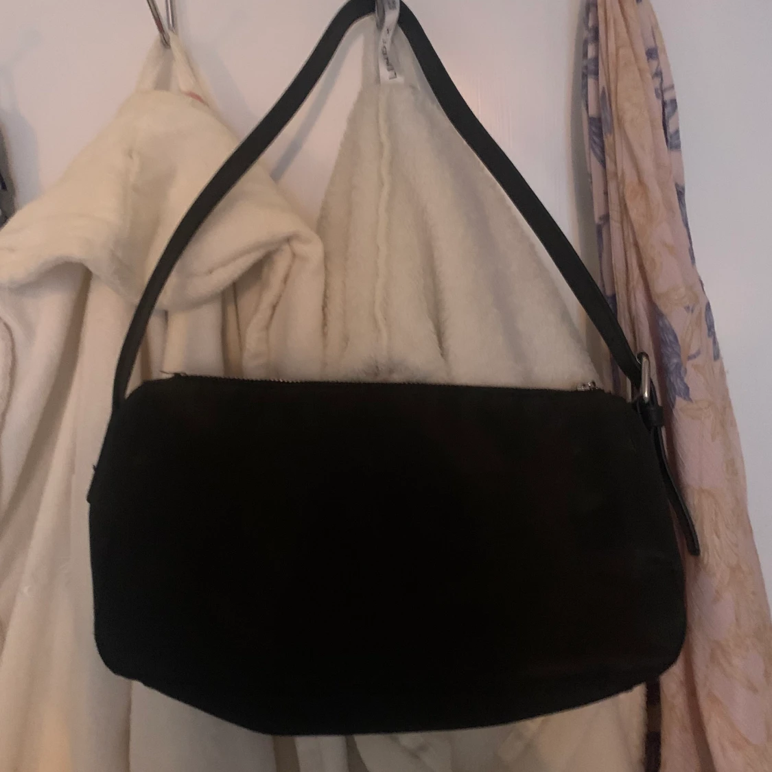 Svart baguette väska  - 90