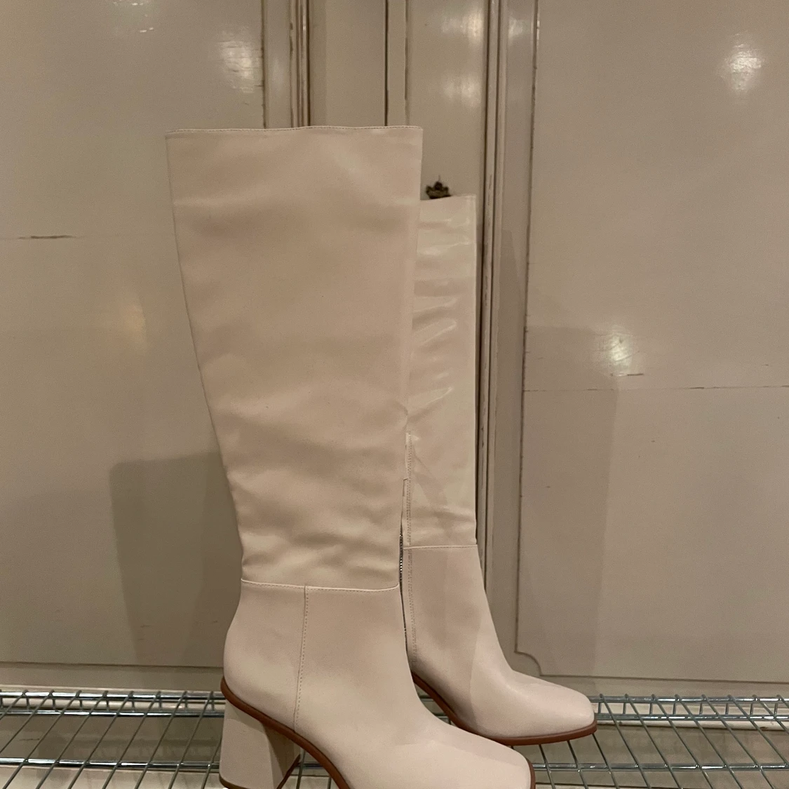 Crémevita stövlar  - 90
