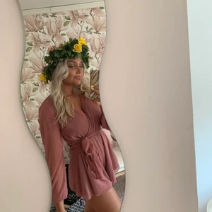 Klänning - Såååå söt! Endast använd på midsommar. Som ny