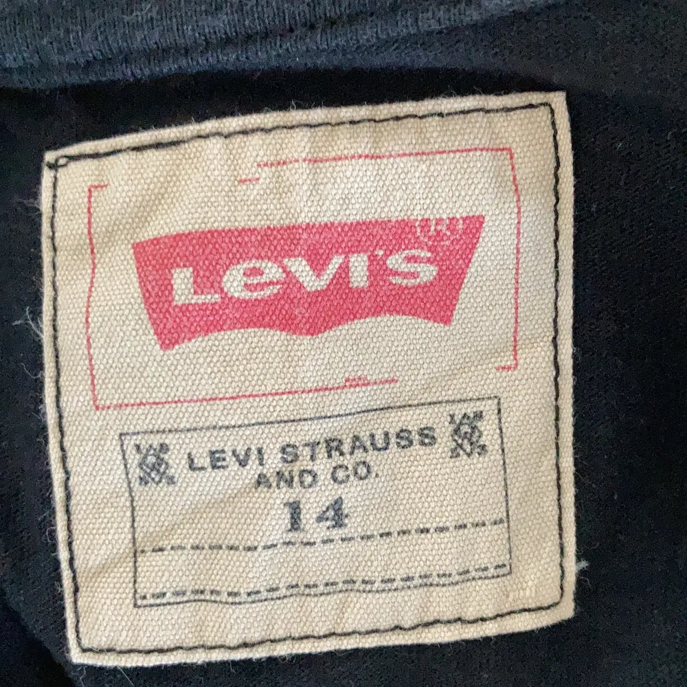 T-shirt Levis i stl 14. Ca xsmall . T-shirts.