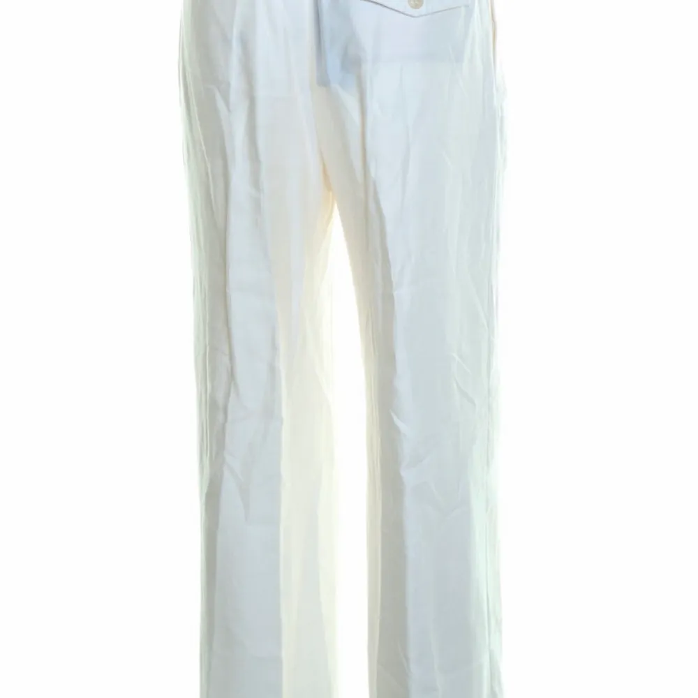 De optimala kostymbyxorna från fillipa K snyggate passformen! Passar s/m . Jeans & Byxor.