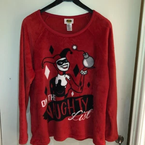 Harley Quinn Christmas sweater  - Väldigt mjuk och skön tröja, perfekt att sova i eller att ge bort som julklapp 