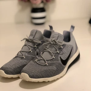 Nike Skor - Köpta för ett tag sen, aldrig använda. Storlek 45!