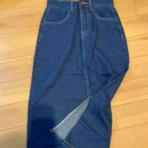 Ny kjol - Köparen betalar för frakten 