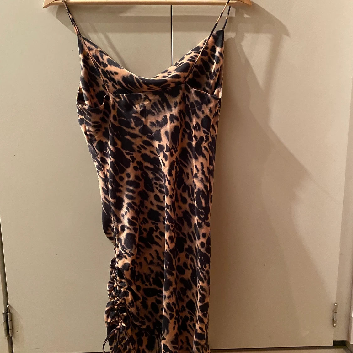 Rosa leopardklänning  - 90