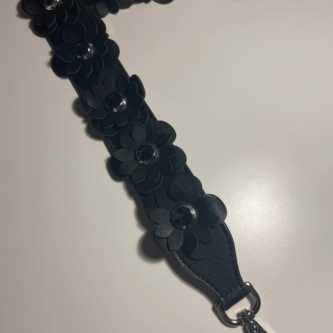 Väskband black blossom - 90